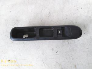 Used Electric window switch Peugeot 5008 I (0A/0E) 1.6 THP 16V Price on request offered by Fa. Klijnstra & Zn. VOF