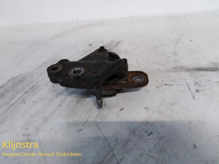 Used Engine mount Citroen C1 1.0 12V Price on request offered by Fa. Klijnstra & Zn. VOF