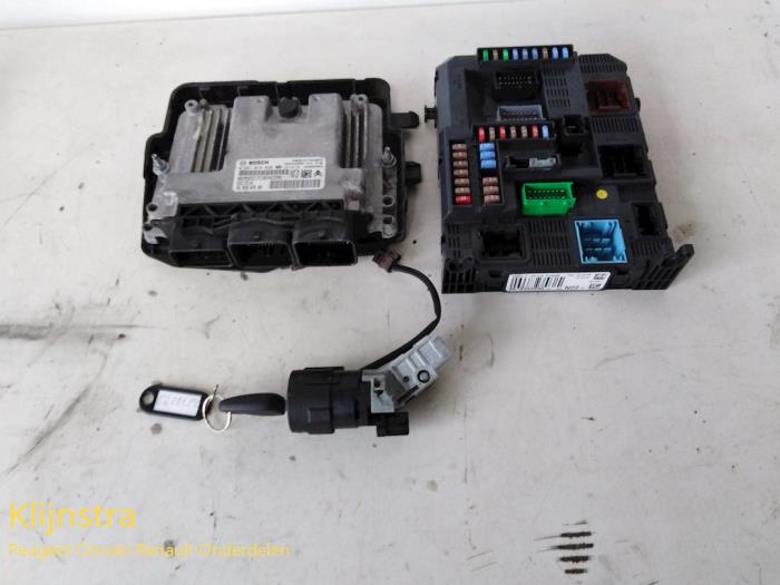 Used Engine management computer Peugeot 208 Price € 35,00 Margin scheme offered by Fa. Klijnstra & Zn. VOF