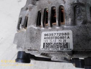 Dynamo van een Peugeot 607 (9D/U) 2.2 HDi 16V FAP 2003