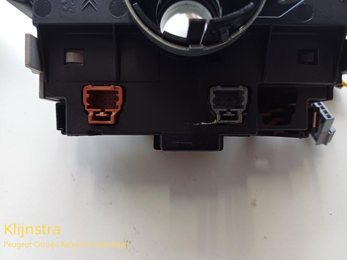 Interruptor combinado columna de dirección de un Peugeot 206 (2A/C/H/J/S) 1.4 XR,XS,XT,Gentry 2005