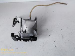 Used Fuel tank bracket Peugeot 3008 Price on request offered by Fa. Klijnstra & Zn. VOF