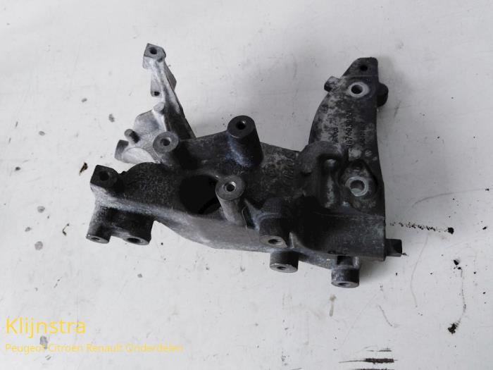 Usagé Support dynamo haut Peugeot 3008 Prix sur demande proposé par Fa. Klijnstra & Zn. VOF