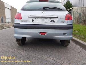 Gebrauchte Stoßstange hinten Peugeot 206 (2A/C/H/J/S) 1.1 XN,XR Preis auf Anfrage angeboten von Fa. Klijnstra & Zn. VOF
