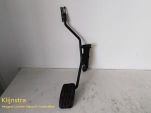 Used Accelerator pedal Peugeot 607 (9D/U) 2.2 HDi 16V FAP Price on request offered by Fa. Klijnstra & Zn. VOF