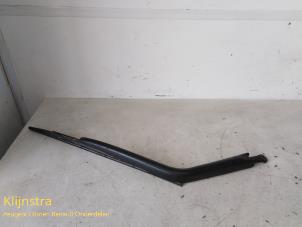 Used Rear wiper arm Renault Megane Price on request offered by Fa. Klijnstra & Zn. VOF