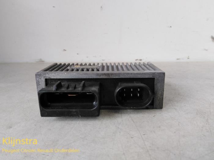 Glow plug relay from a Renault Megane (BA/SA) 1.9dTi RN 1998