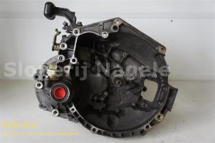 Used Gearbox Peugeot 307 (3A/C/D) 1.6 16V Price on request offered by Fa. Klijnstra & Zn. VOF