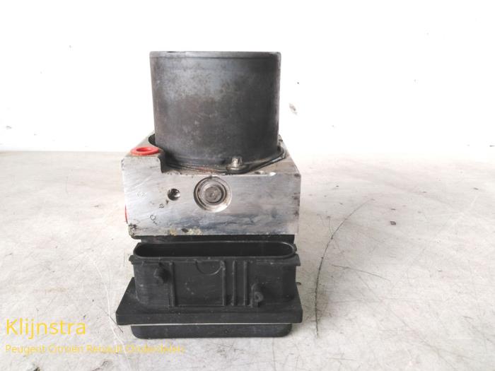 Begagnade ABS-pump Renault Megane II (BM/CM) 1.5 dCi 80 Pris € 99,00 Marginaltabell erbjuds av Fa. Klijnstra & Zn. VOF