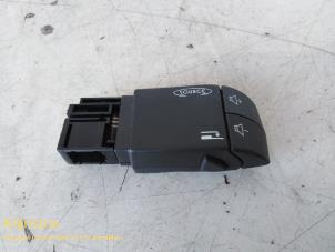 Used Steering wheel mounted radio control Renault Twingo II (CN) 1.2 Price on request offered by Fa. Klijnstra & Zn. VOF
