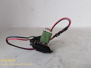 Used Heater resistor Renault Twingo II (CN) 1.2 Price on request offered by Fa. Klijnstra & Zn. VOF