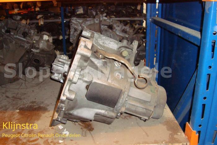 Gearbox from a Peugeot 306 (7A/C/S) 1.8i 16V 1999