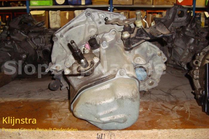 Gearbox from a Citroën C4 Berline (LC) 1.6 16V VTi 120 2008