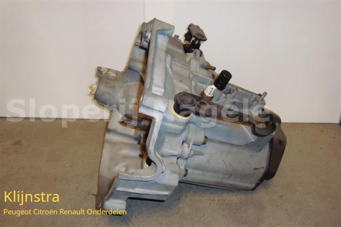 Gearbox from a Peugeot 106 II 1.4 XN,XR,XS,XT 1997