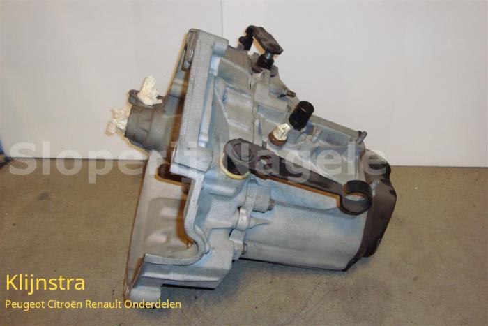 Getriebe van een Peugeot 106 II 1.6 GTi 16V 1996