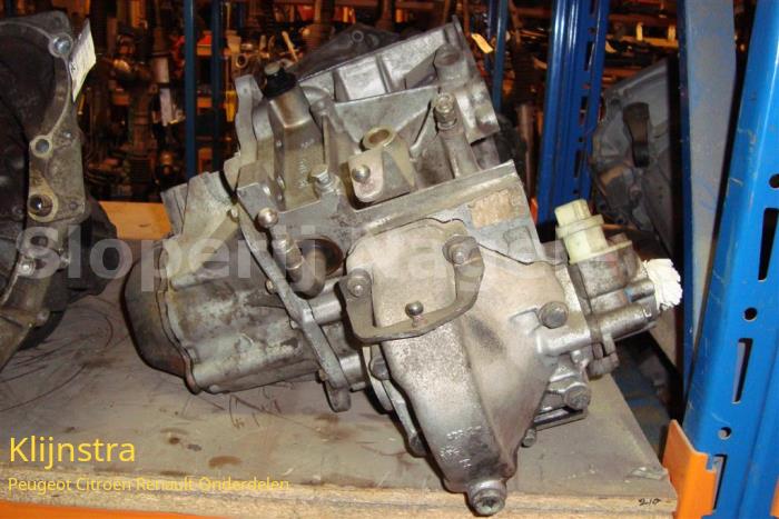Gearbox from a Peugeot 306 Break (7E) 1.9 D,XND 1997