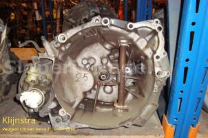 Used Gearbox Peugeot 306 Break (7E) 1.9 D,XND Price on request offered by Fa. Klijnstra & Zn. VOF