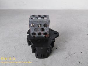 Used Cooling fan resistor Peugeot 3008 Price on request offered by Fa. Klijnstra & Zn. VOF