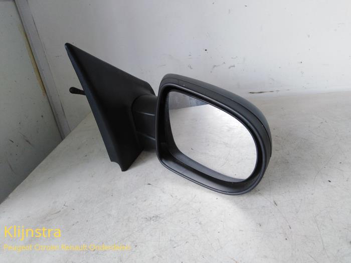 Wing mirror, right from a Renault Clio 2011