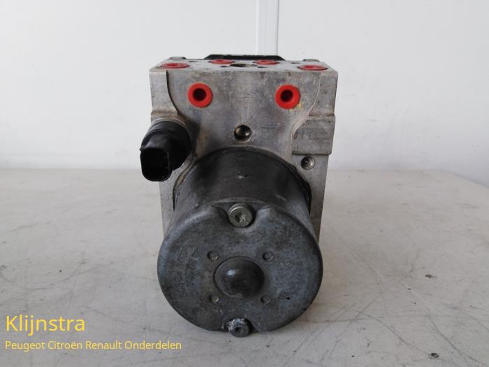 Begagnade ABS-pump Peugeot 307 SW (3H) 2.0 HDi 110 FAP Pris € 74,00 Marginaltabell erbjuds av Fa. Klijnstra & Zn. VOF