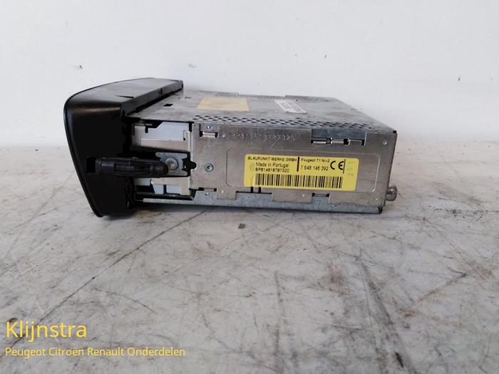 Reproductor de casetes y radio Peugeot 206 1.6 16V - 9642226880 BLAUPUNK