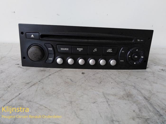 Radio CD player from a Peugeot 207/207+ (WA/WC/WM) 1.6 HDi 16V 2007