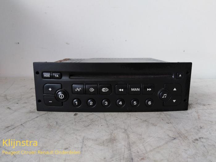 Radio/cassette player from a Peugeot 307 (3A/C/D) 1.6 16V 2002