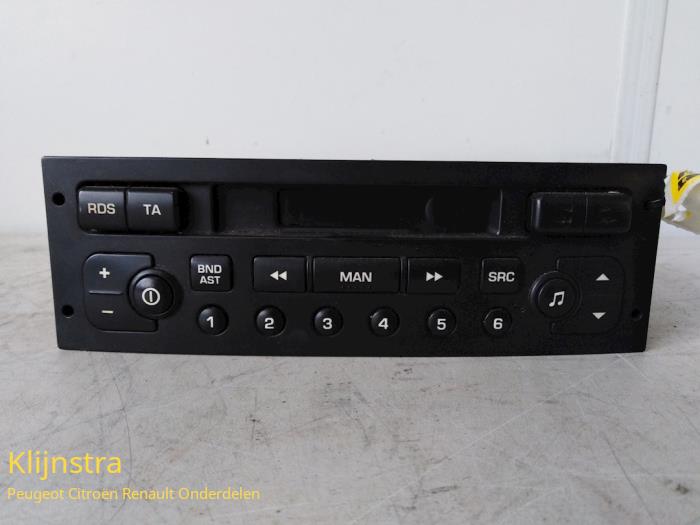 Reproductor de casetes y radio de un Peugeot 307 (3A/C/D) 1.6 16V 2001
