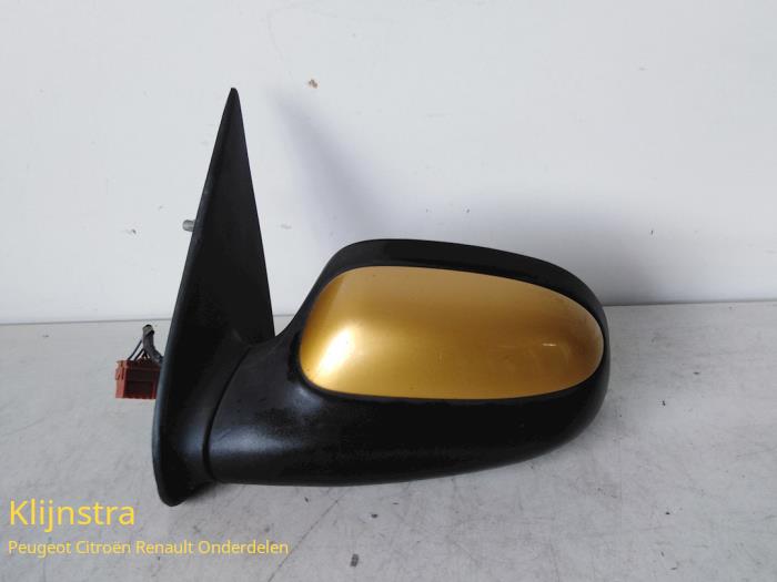 Wing mirror, left from a Citroën Saxo  1999