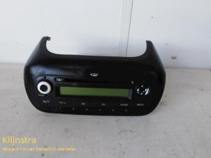 Używane Radioodtwarzacz CD Peugeot Bipper (AA) 1.4 HDi Cena na żądanie oferowane przez Fa. Klijnstra & Zn. VOF