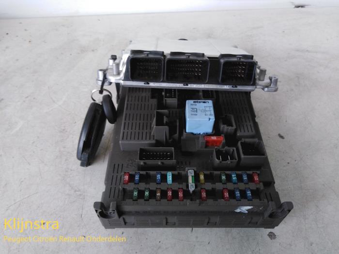Used Engine management computer Citroen C5 I Berline (DC) 2.2 HDi 16V FAP Price € 175,00 Margin scheme offered by Fa. Klijnstra & Zn. VOF