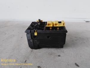 Used Fuse box Peugeot 406 (8B) 1.9 dt Price on request offered by Fa. Klijnstra & Zn. VOF