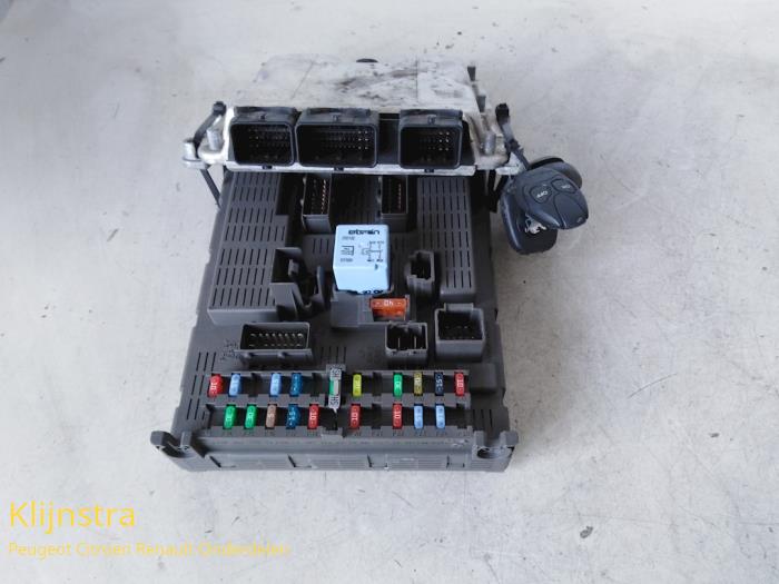 Used Engine management computer Peugeot 807 2.0 HDi 16V Price € 185,00 Margin scheme offered by Fa. Klijnstra & Zn. VOF