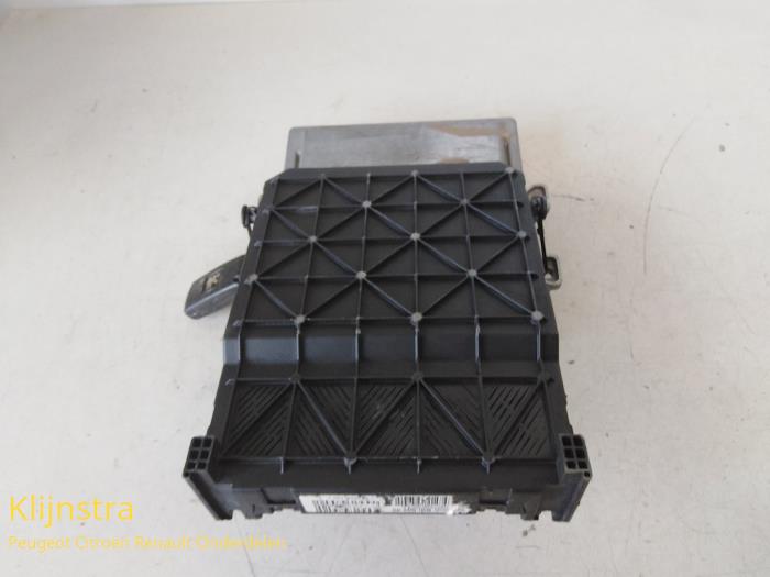 Engine management computer from a Peugeot 407 (6D) 2.0 HDiF 16V 2005