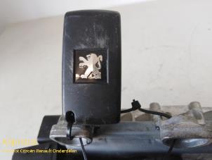 Engine management computer from a Peugeot 407 (6D) 2.0 HDiF 16V 2005