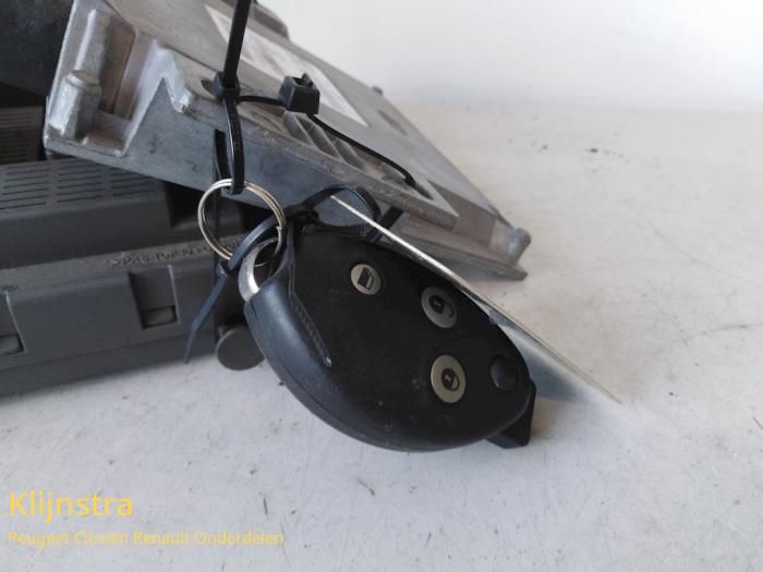 Engine management computer Citroen C5 Break 2.0 16V 9642606280 RFN