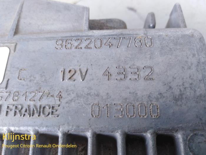 Engine management computer from a Peugeot 405 II (4B) 1.6 1995