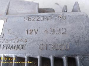 Engine management computer from a Peugeot 405 II (4B) 1.6 1995