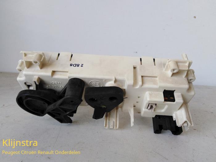 Panel de control de calefacción de un Citroën Xsara Break (N2) 1.8i 16V Exclusive 1998
