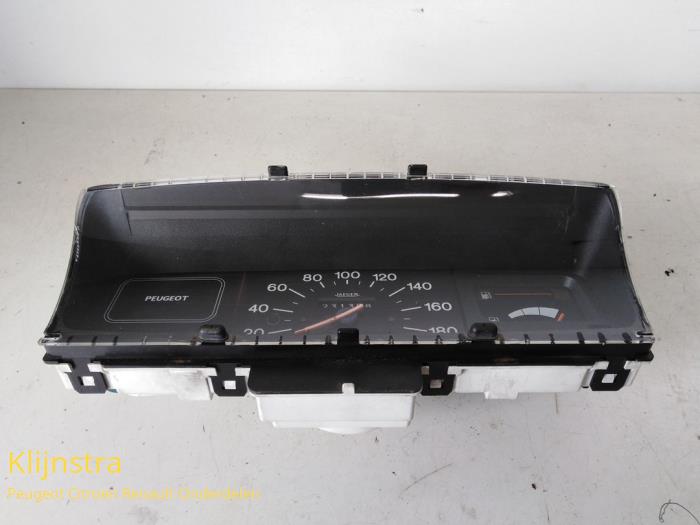 Cuentakilómetros de un Peugeot 205 I (741A/C) 1.8 GLD,GRD,XRD 1987
