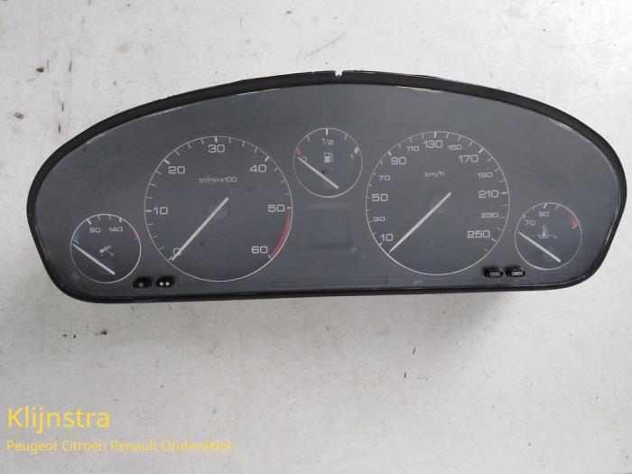 Odometer KM from a Peugeot 607 (9D/U) 2.2 HDi 16V FAP 2001