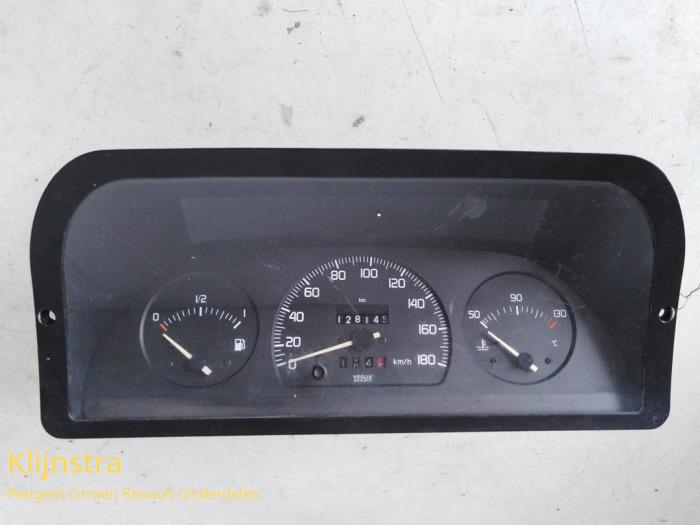 Cuentakilómetros de un Peugeot Boxer (230L) 1.9D 1997