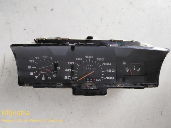 Odometer KM from a Peugeot 205 I (741A/C) 1.1 L,GE,GL,XE 1986