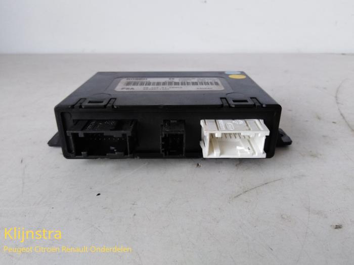 Begagnade PDC-modul Citroen C5 II Break (RE) 2.0 HDiF 16V Pris € 100,00 Marginaltabell erbjuds av Fa. Klijnstra & Zn. VOF