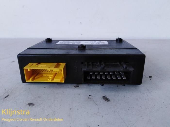 Używane Modul Comfort Citroen Xsara (N1) 1.9TD X,SX,Exclusive Cena na żądanie oferowane przez Fa. Klijnstra & Zn. VOF
