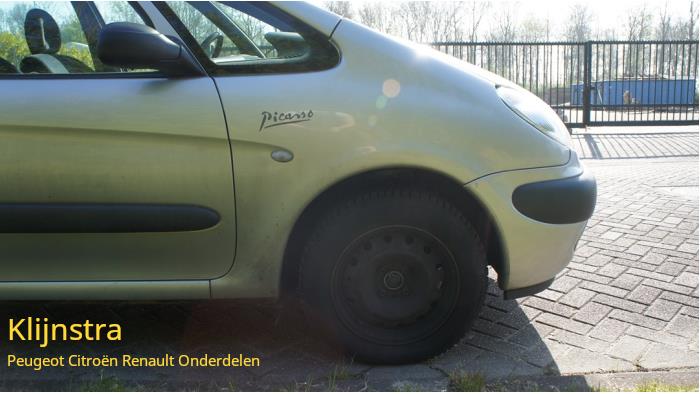 Blotnik prawy przód z Citroën Xsara Picasso (CH) 1.6 2003