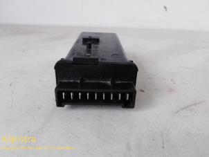Used Central door locking relay Peugeot 405 II (4B) 1.8 SRi,Gri Price on request offered by Fa. Klijnstra & Zn. VOF