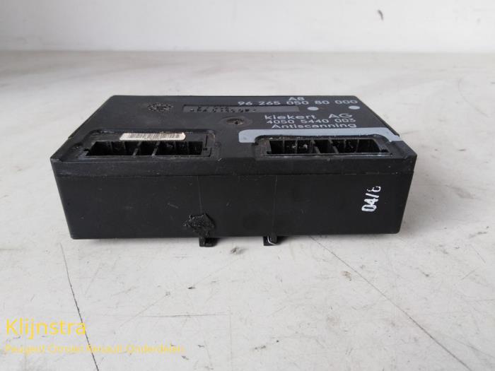 Używane Modul centralnego zamka Peugeot 406 Coupé (8C) 2.9 V6 24V Cena na żądanie oferowane przez Fa. Klijnstra & Zn. VOF