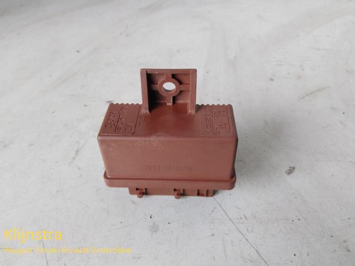 Fuel pump relay from a Peugeot 406 (8B) 2.0 HDi 90 2001