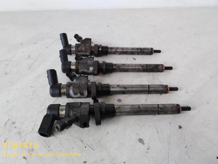 Usagé Injecteurs Peugeot Expert Prix sur demande proposé par Fa. Klijnstra & Zn. VOF